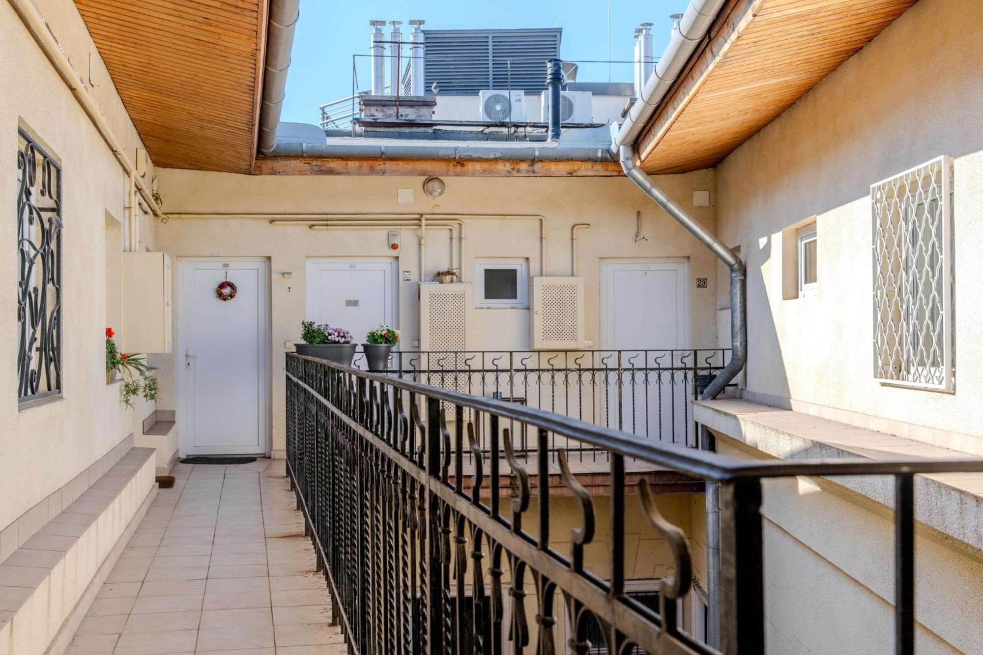 Cozy Flat In The Heart Of Buda Budapešť Exteriér fotografie